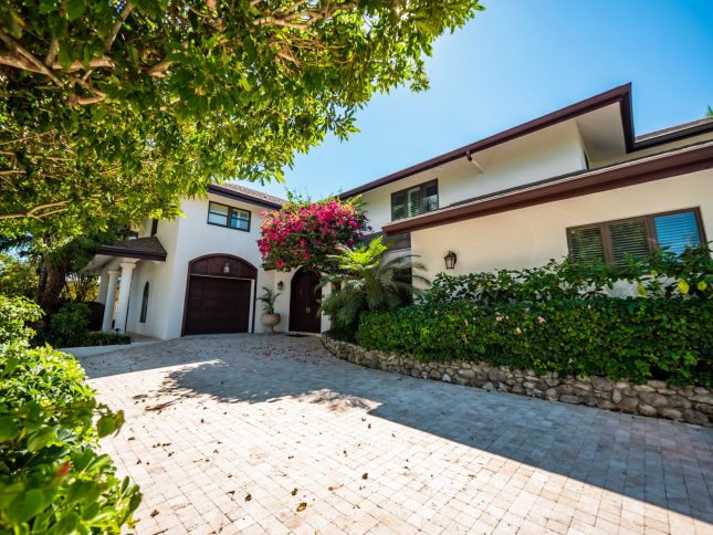Do I need a lawyer to buy a house?
