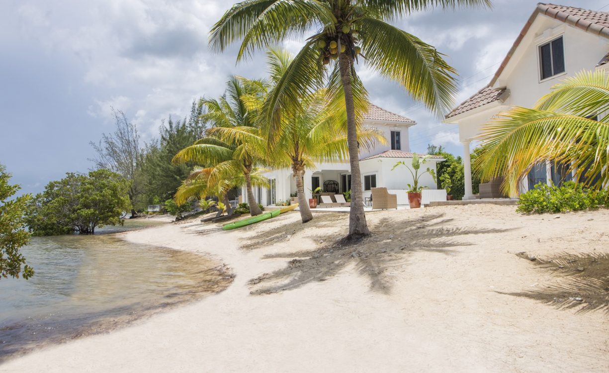 OCEAN REACH BEACHFRONT HOME