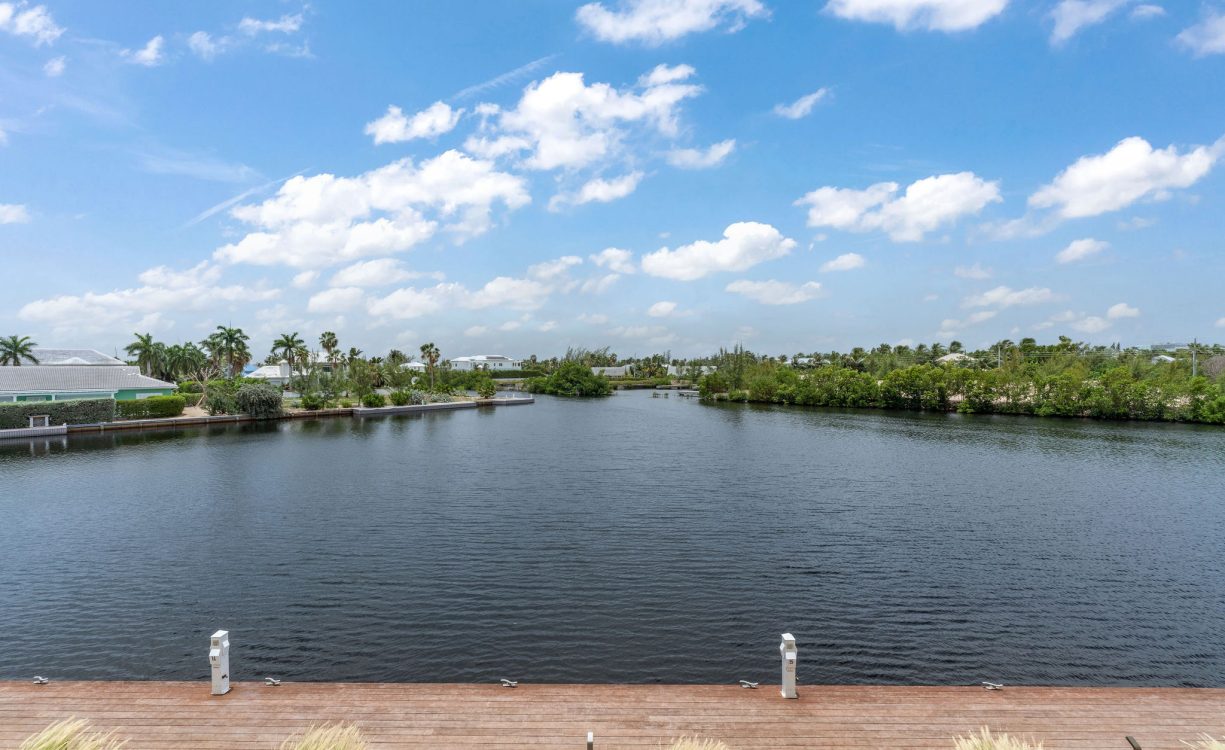 ONE CANAL POINT 523