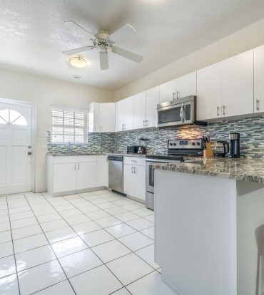 POINSETTIA PLACE UNIT 6