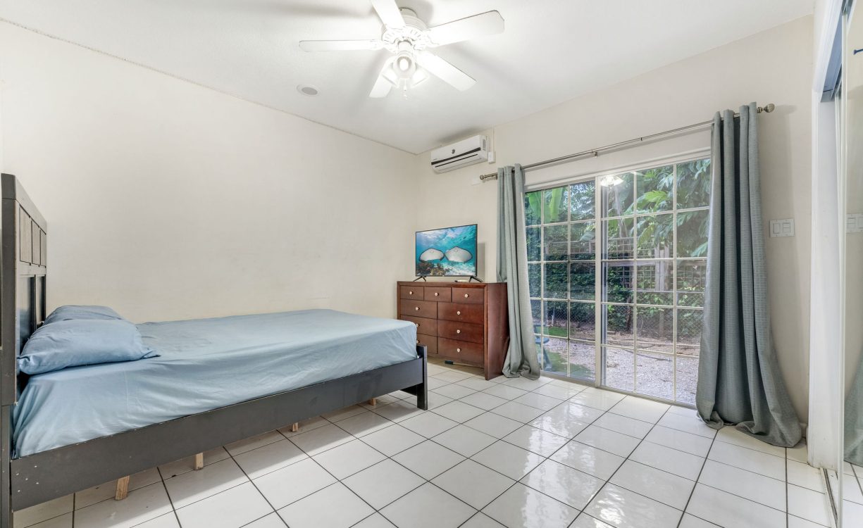 POINSETTIA PLACE UNIT 6