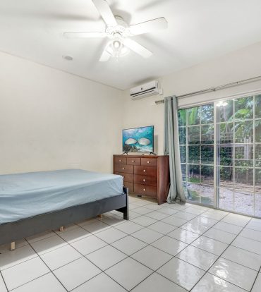 POINSETTIA PLACE UNIT 6