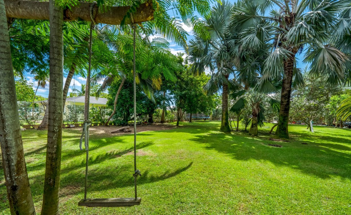 DENHAM THOMPSON WAY 127