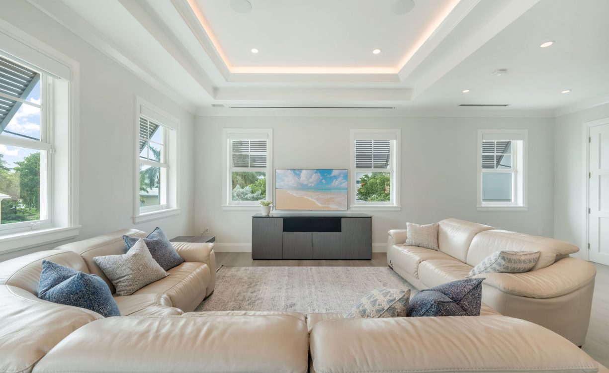 CRYSTAL DRIVE 221 CRYSTAL HARBOUR WATERFRONT HOME