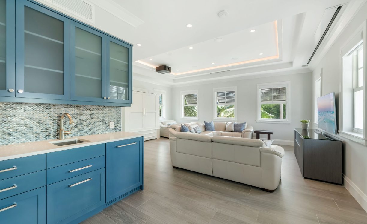 CRYSTAL DRIVE 221 CRYSTAL HARBOUR WATERFRONT HOME