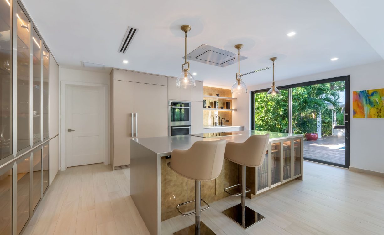 Avenue 51, sters Estates Home — Property Cayman Real