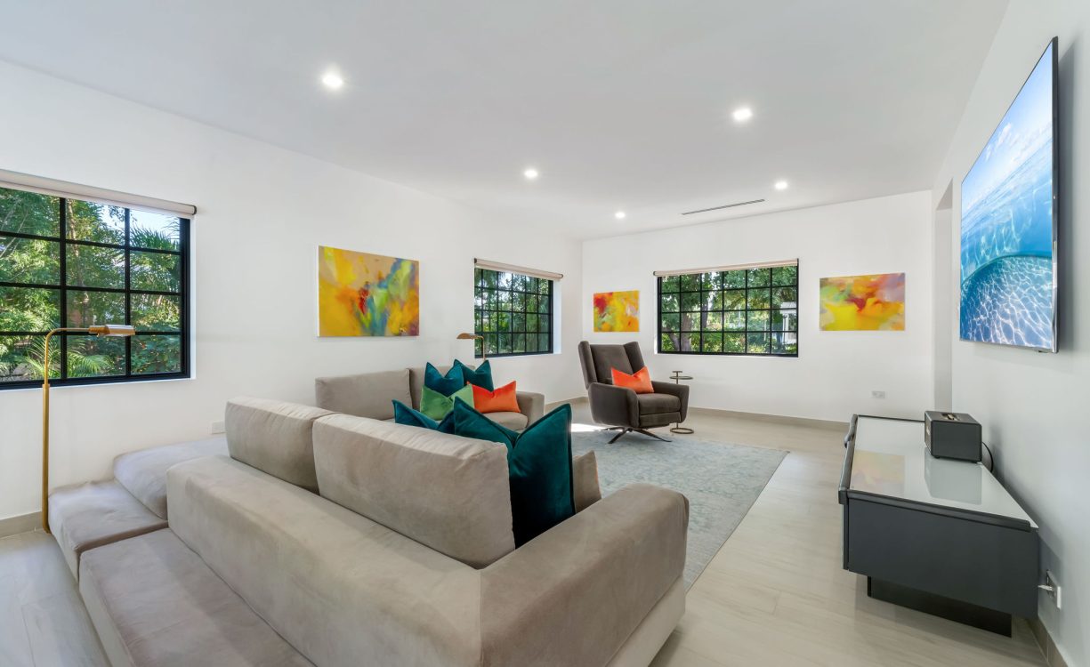 Avenue 51, sters Estates Home — Property Cayman Real