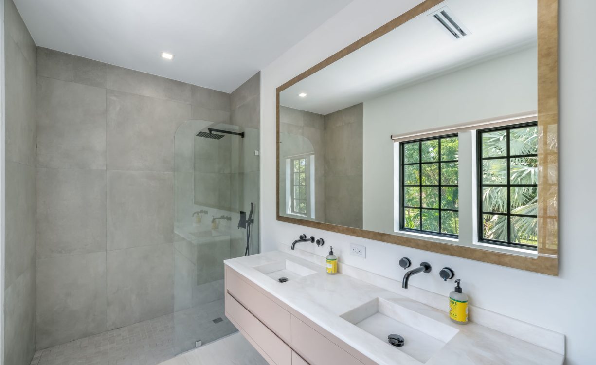 Avenue 51, sters Estates Home — Property Cayman Real