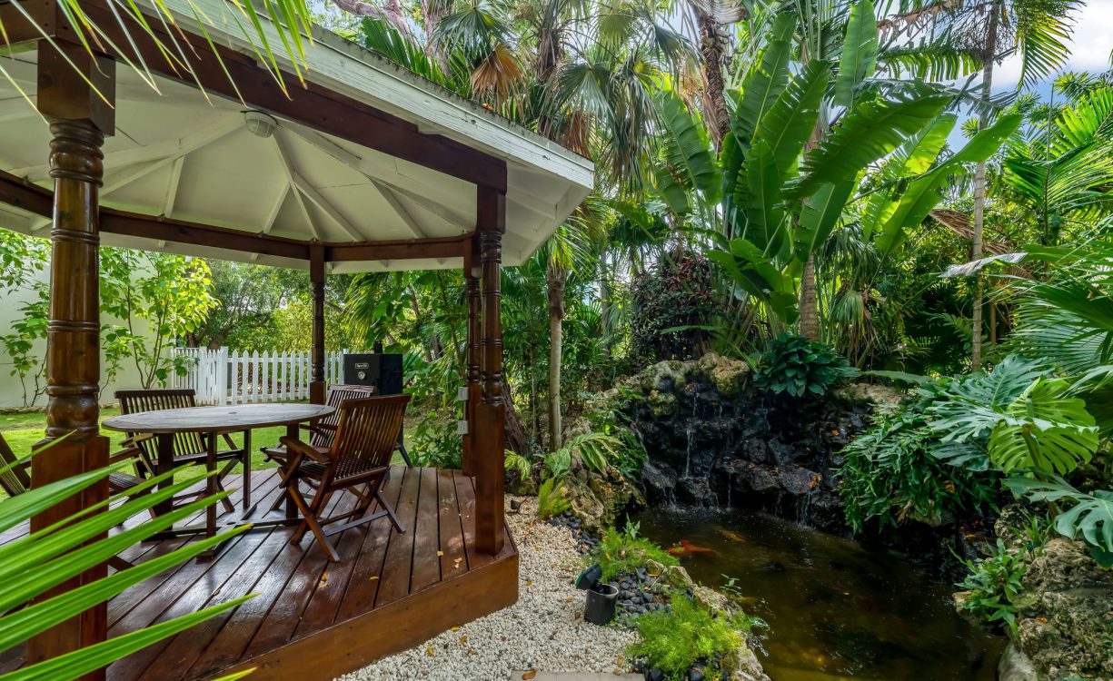 Avenue 51, sters Estates Home — Property Cayman Real