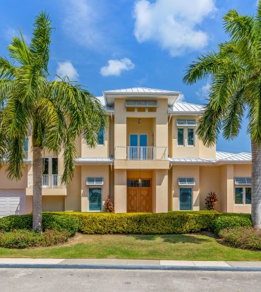 BRITANNIA DRIVE 526, EXECUTIVE FAMILY HOME