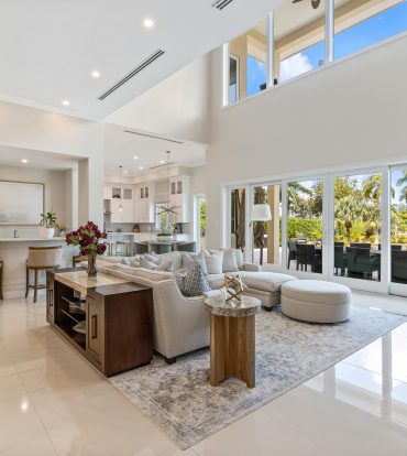 BRITANNIA DRIVE 526, EXECUTIVE FAMILY HOME