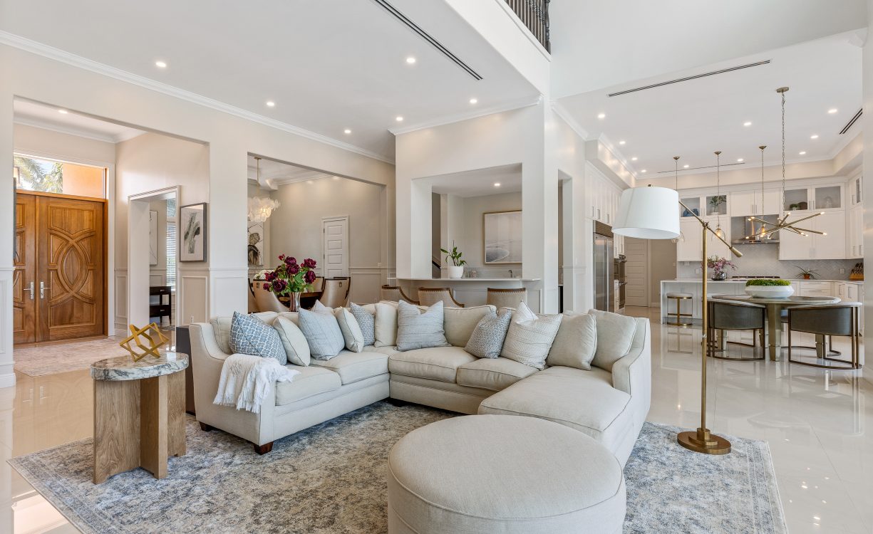 BRITANNIA DRIVE 526, EXECUTIVE FAMILY HOME
