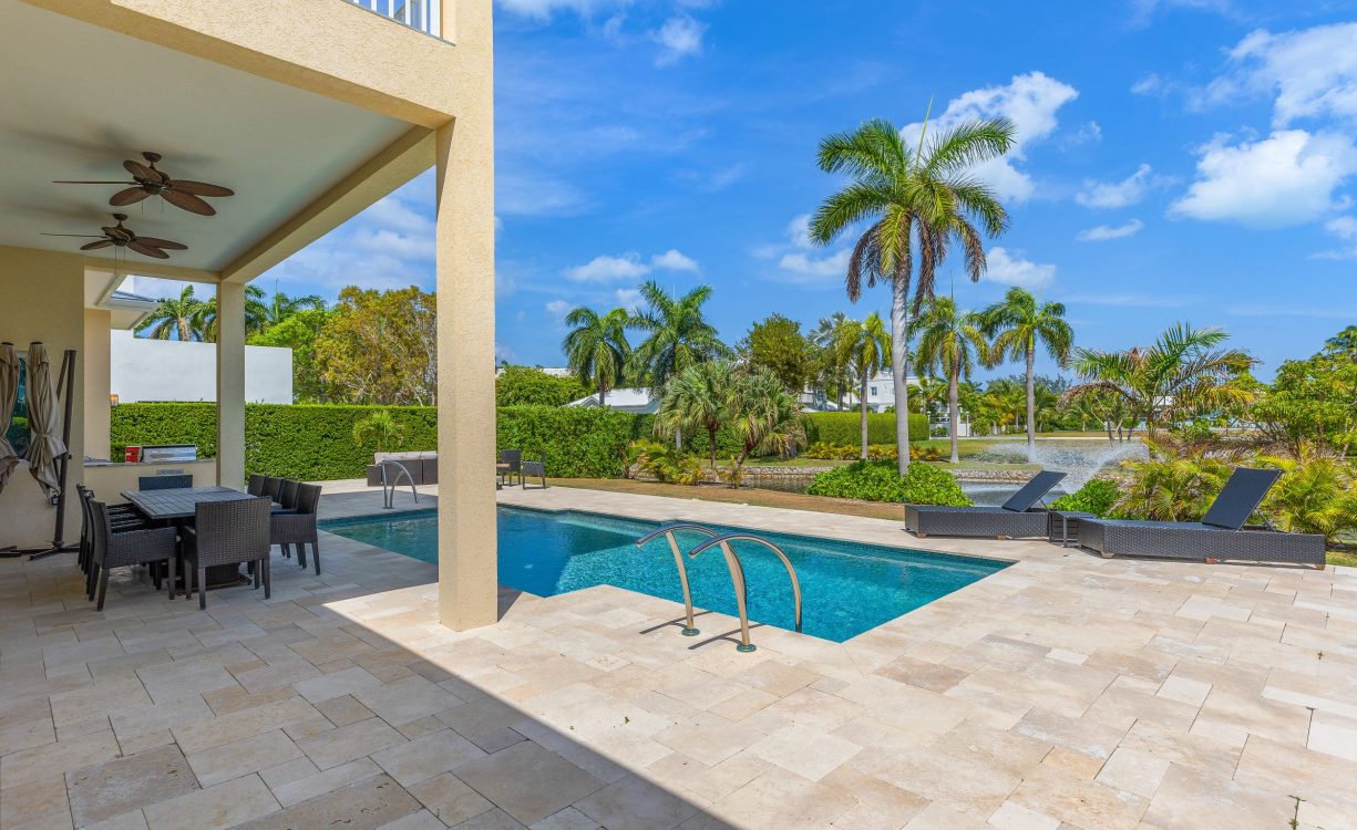 BRITANNIA DRIVE 526, EXECUTIVE FAMILY HOME
