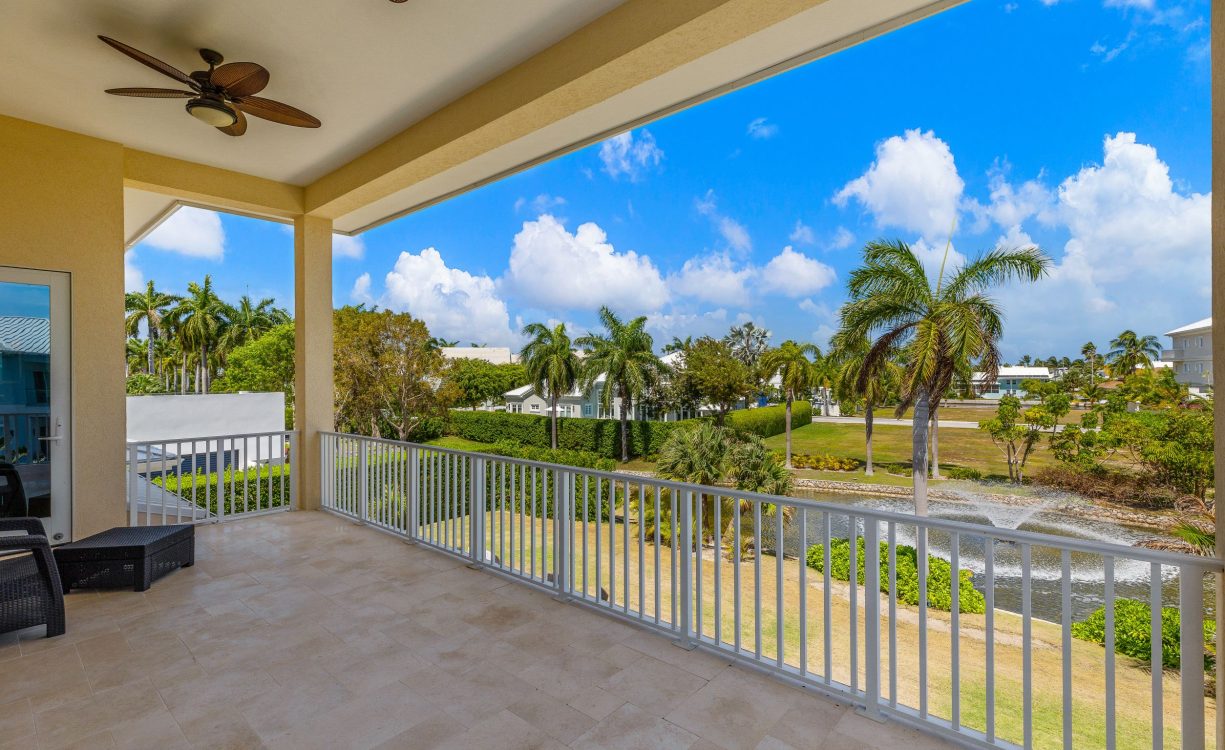 BRITANNIA DRIVE 526, EXECUTIVE FAMILY HOME