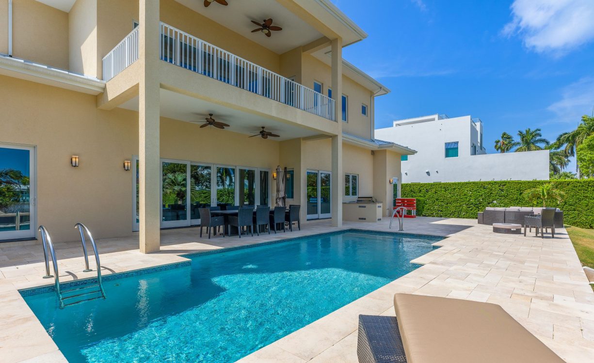 BRITANNIA DRIVE 526, EXECUTIVE FAMILY HOME