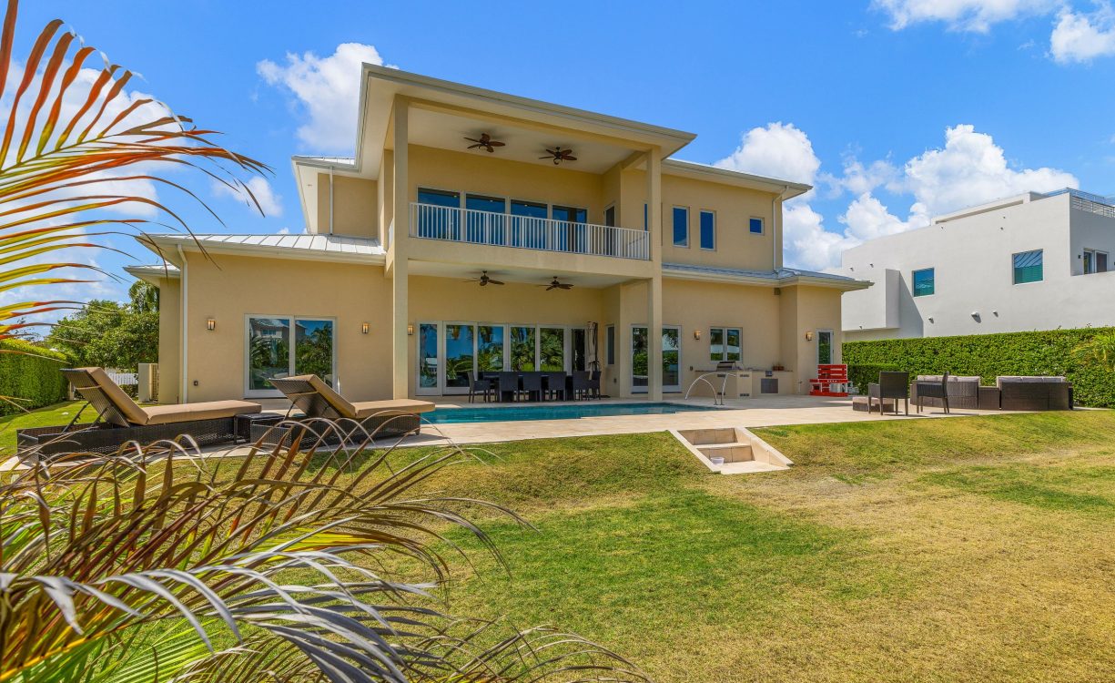 BRITANNIA DRIVE 526, EXECUTIVE FAMILY HOME