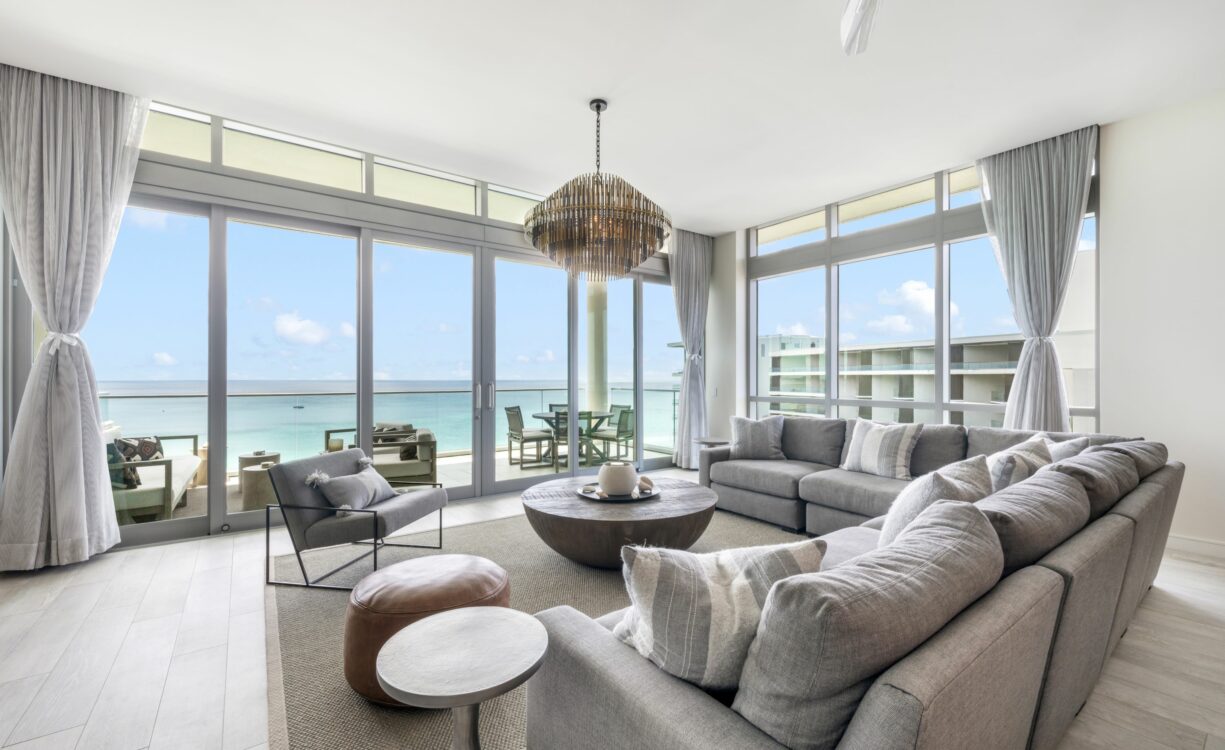 A closer look at Luxury Penthouse Rentals In Miracle Mile