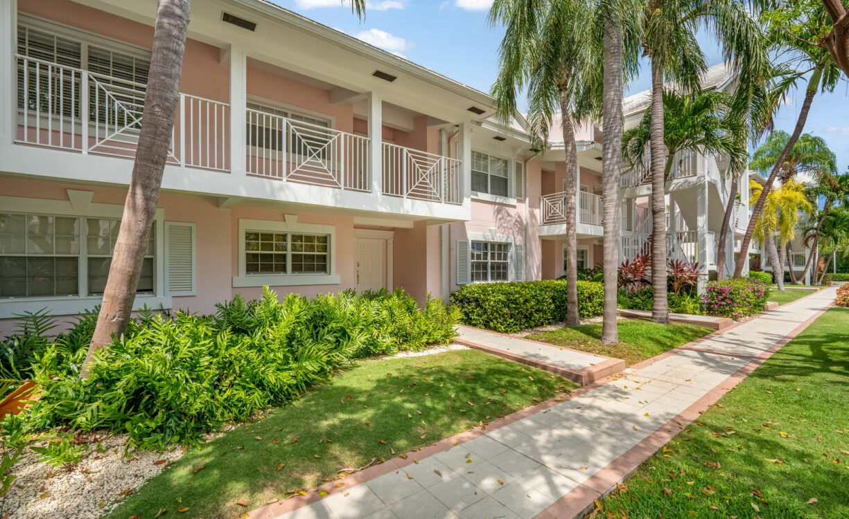 BRITANNIA LIONS COURT 212, SEVEN MILE BEACH CORRIDOR