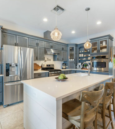 PROSPECT DRIVE 601, CANAL FRONT HOME