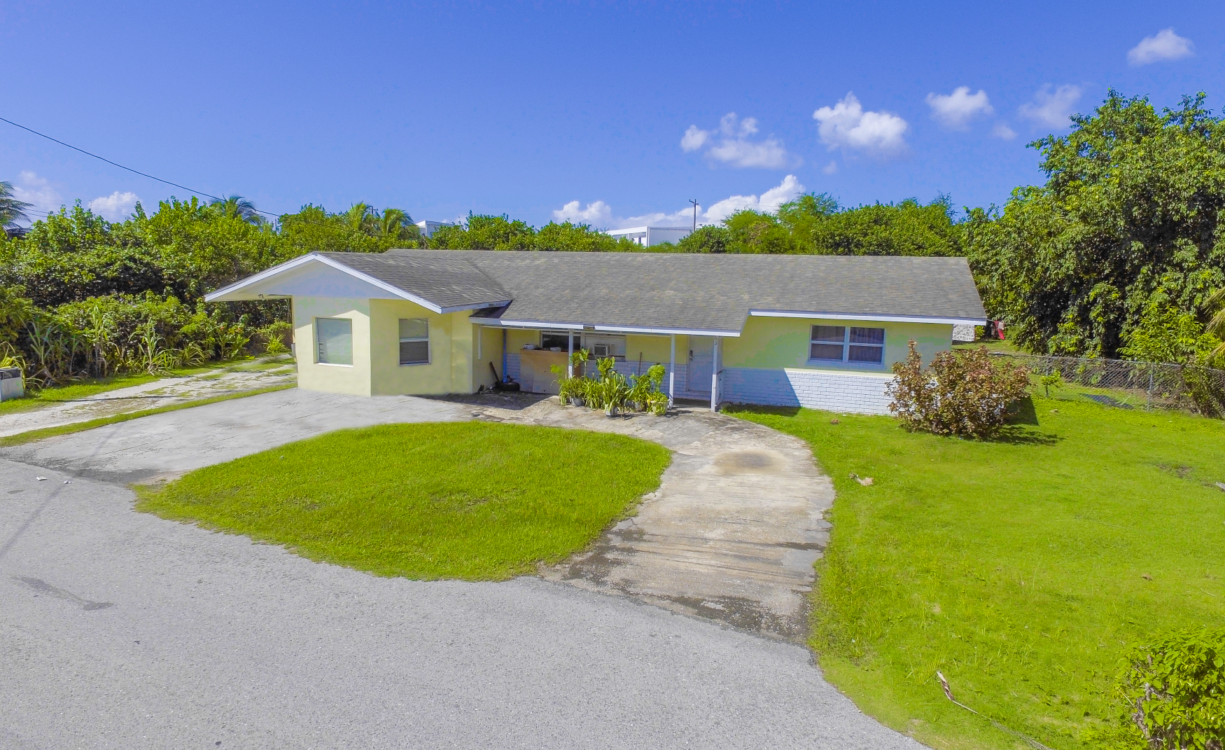 SELKIRK DRIVE 63, GRAND HARBOUR FIXER UPPER