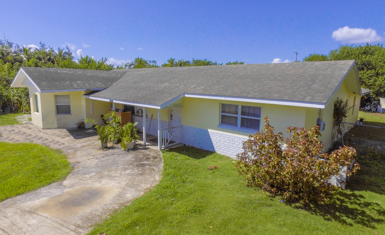 SELKIRK DRIVE 63, GRAND HARBOUR FIXER UPPER