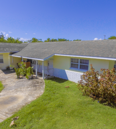 SELKIRK DRIVE 63, GRAND HARBOUR FIXER UPPER
