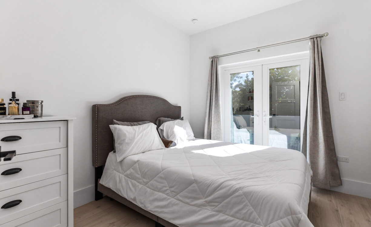 LAPAIDION 9,  NEW WEST BAY CONDO
