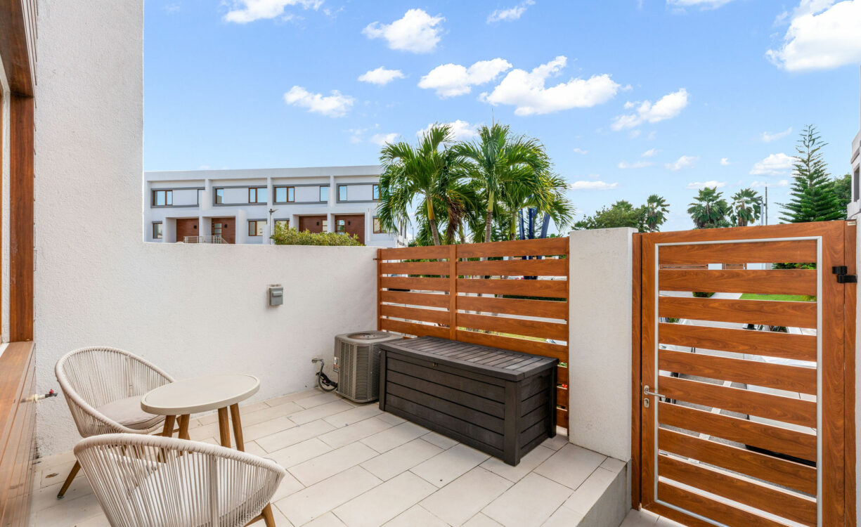 ARVIA 30, GRAND HARBOUR CONDO
