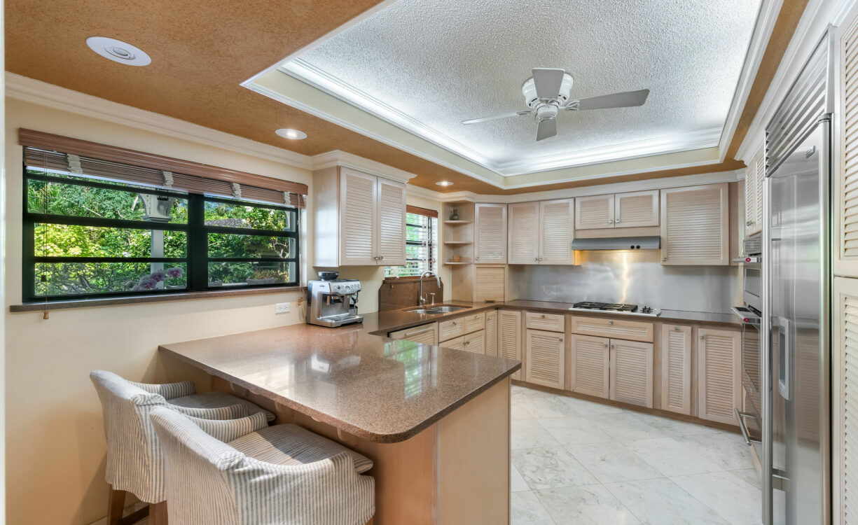 ANNE BONNEY CRESCENT 10, SOUTH SOUND HOME