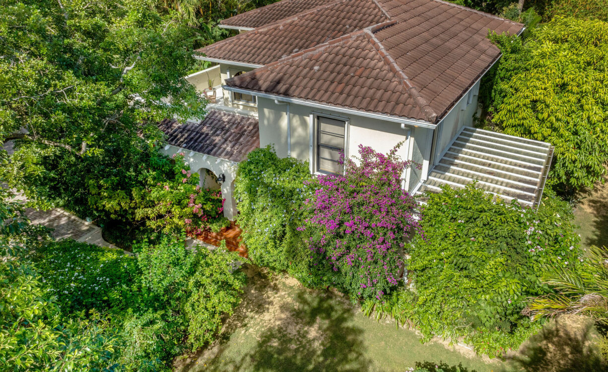 ANNE BONNEY CRESCENT 10, SOUTH SOUND HOME