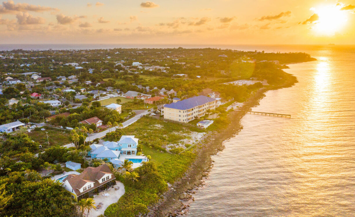WAVES 11, 3 BED WATERFRONT TOWNHOME
