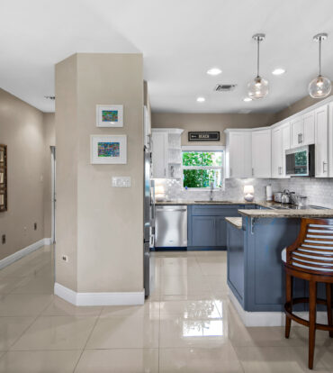 SNUG HARBOUR VILLAS 2, WATERFRONT TOWNHOME