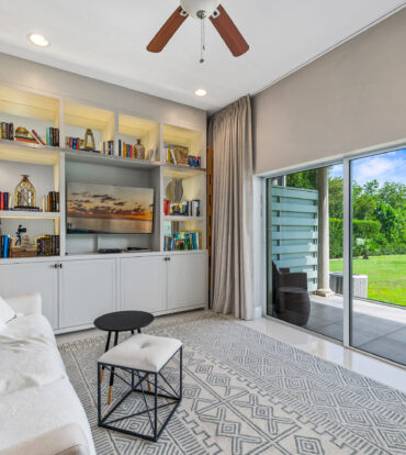 SNUG HARBOUR VILLAS 2, WATERFRONT TOWNHOME