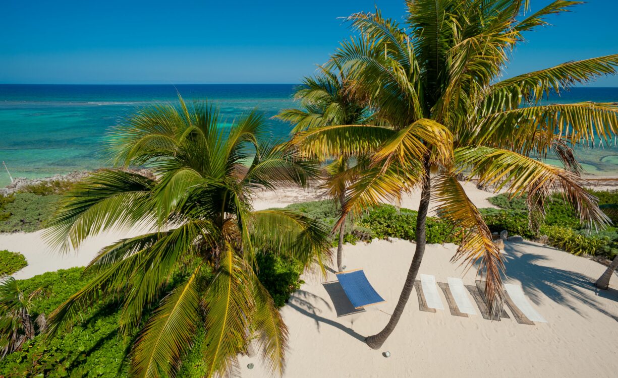 OLYMPUS, RUM POINT6 BEACHFRONT HOME