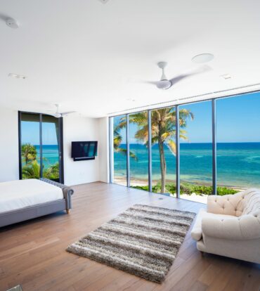OLYMPUS, RUM POINT6 BEACHFRONT HOME