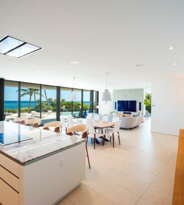 OLYMPUS, RUM POINT6 BEACHFRONT HOME