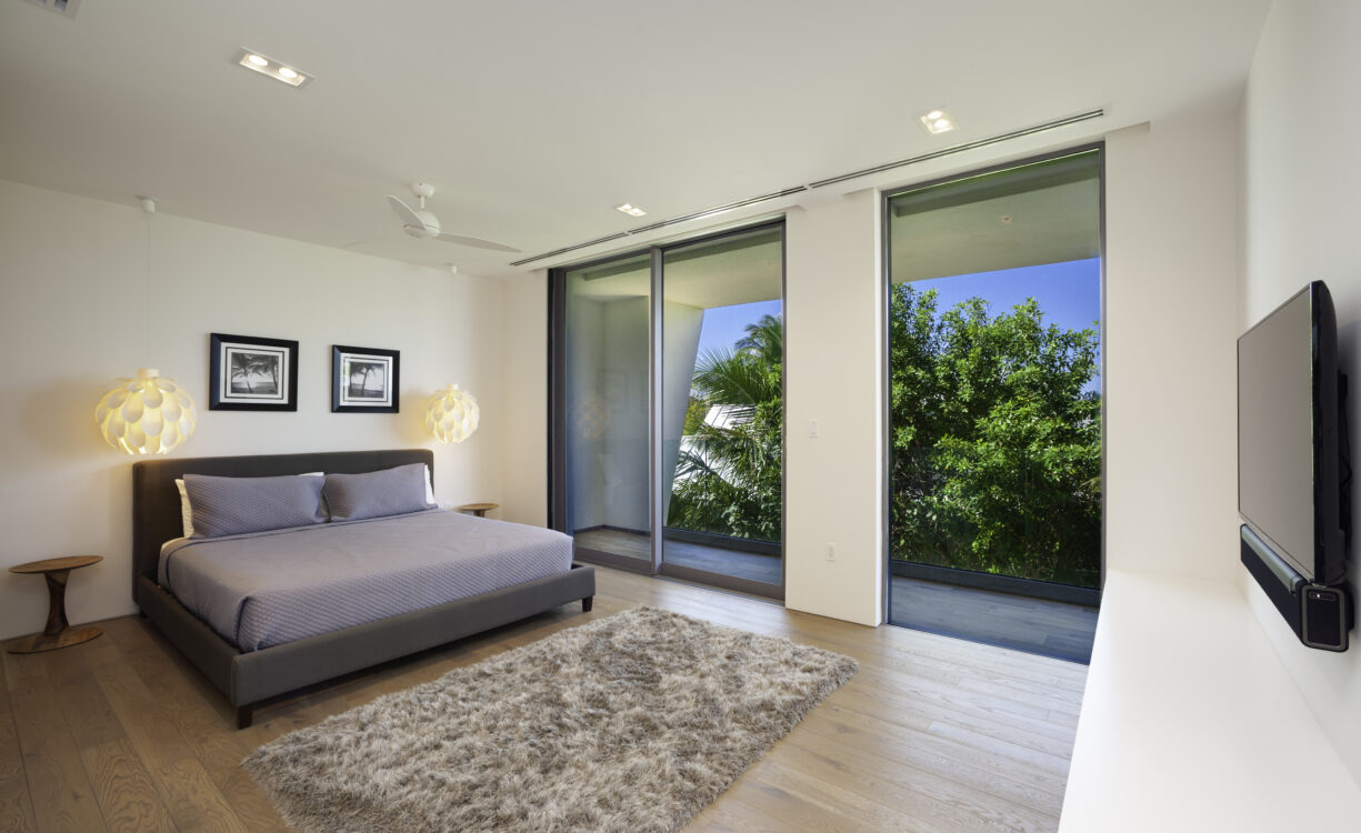 OLYMPUS, RUM POINT6 BEACHFRONT HOME