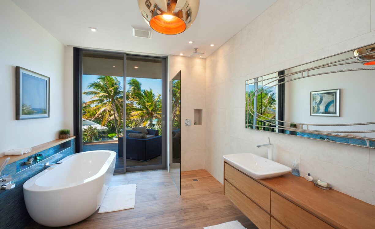 OLYMPUS, RUM POINT6 BEACHFRONT HOME
