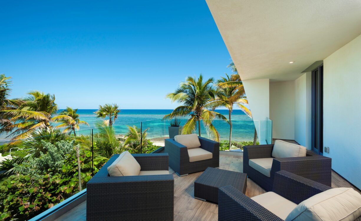 OLYMPUS, RUM POINT6 BEACHFRONT HOME