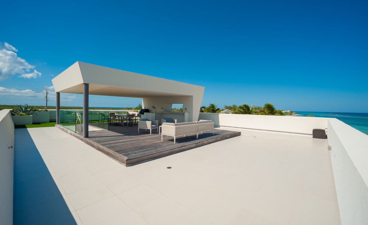 OLYMPUS, RUM POINT6 BEACHFRONT HOME