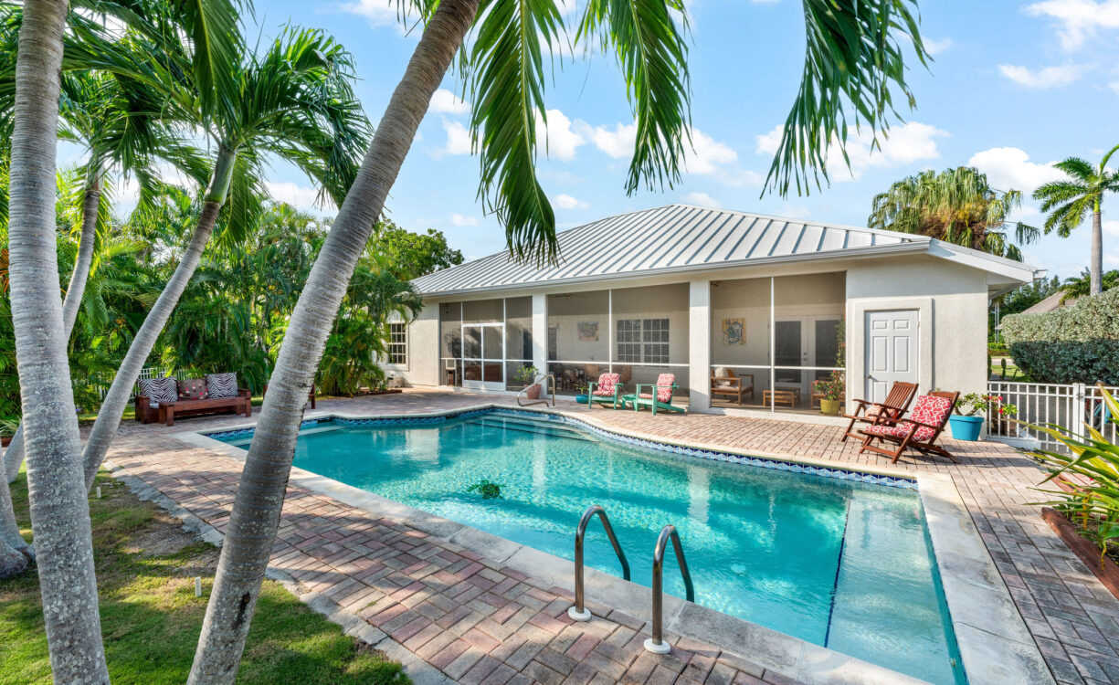 PARADISE CLOSE 18, CANAL FRONT HOME