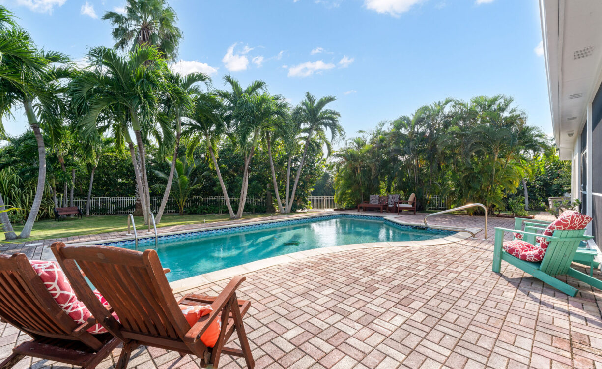 PARADISE CLOSE 18, CANAL FRONT HOME