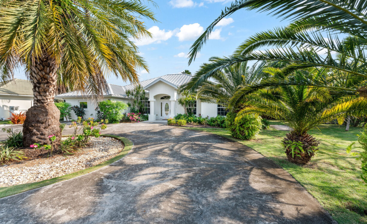 PARADISE CLOSE 18, CANAL FRONT HOME