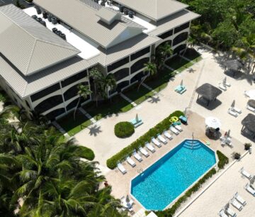 The Heritage Club - Seven Mile Beachfront condo