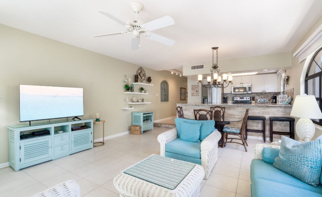 The Heritage Club - Seven Mile Beachfront condo