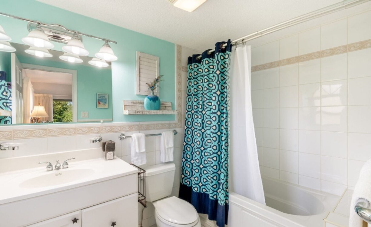 The Heritage Club - Seven Mile Beachfront condo