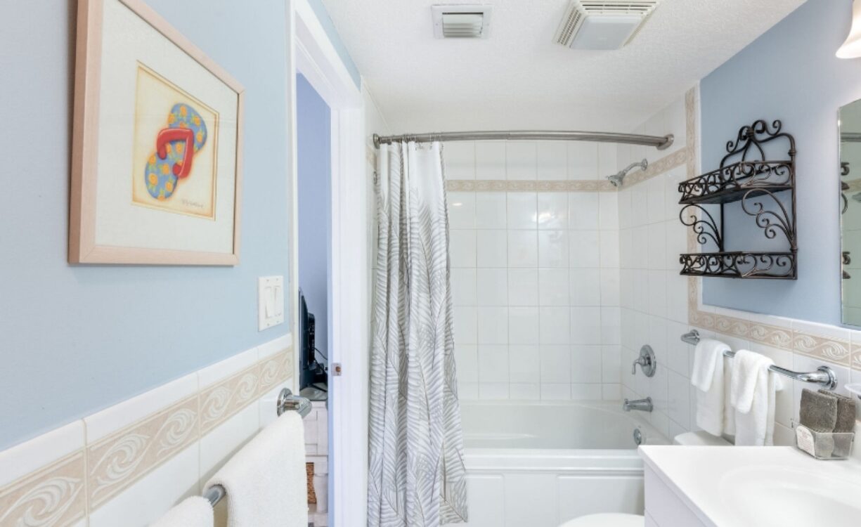 The Heritage Club - Seven Mile Beachfront condo