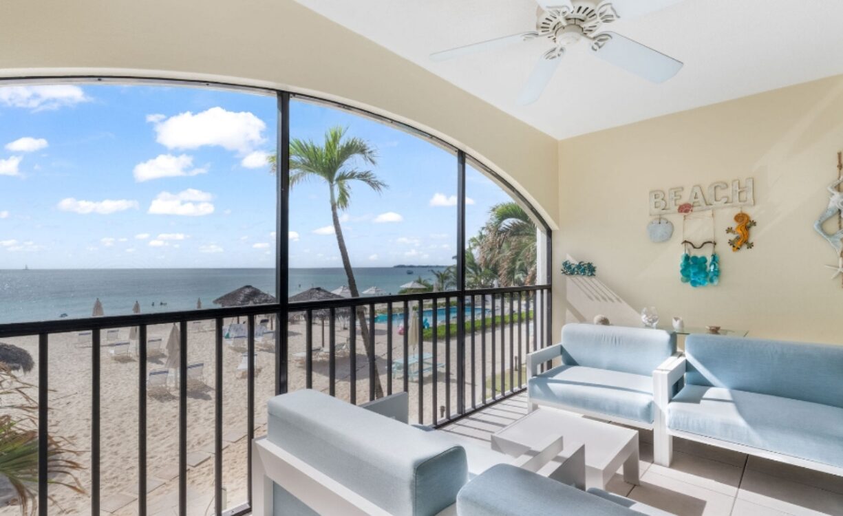 The Heritage Club - Seven Mile Beachfront condo