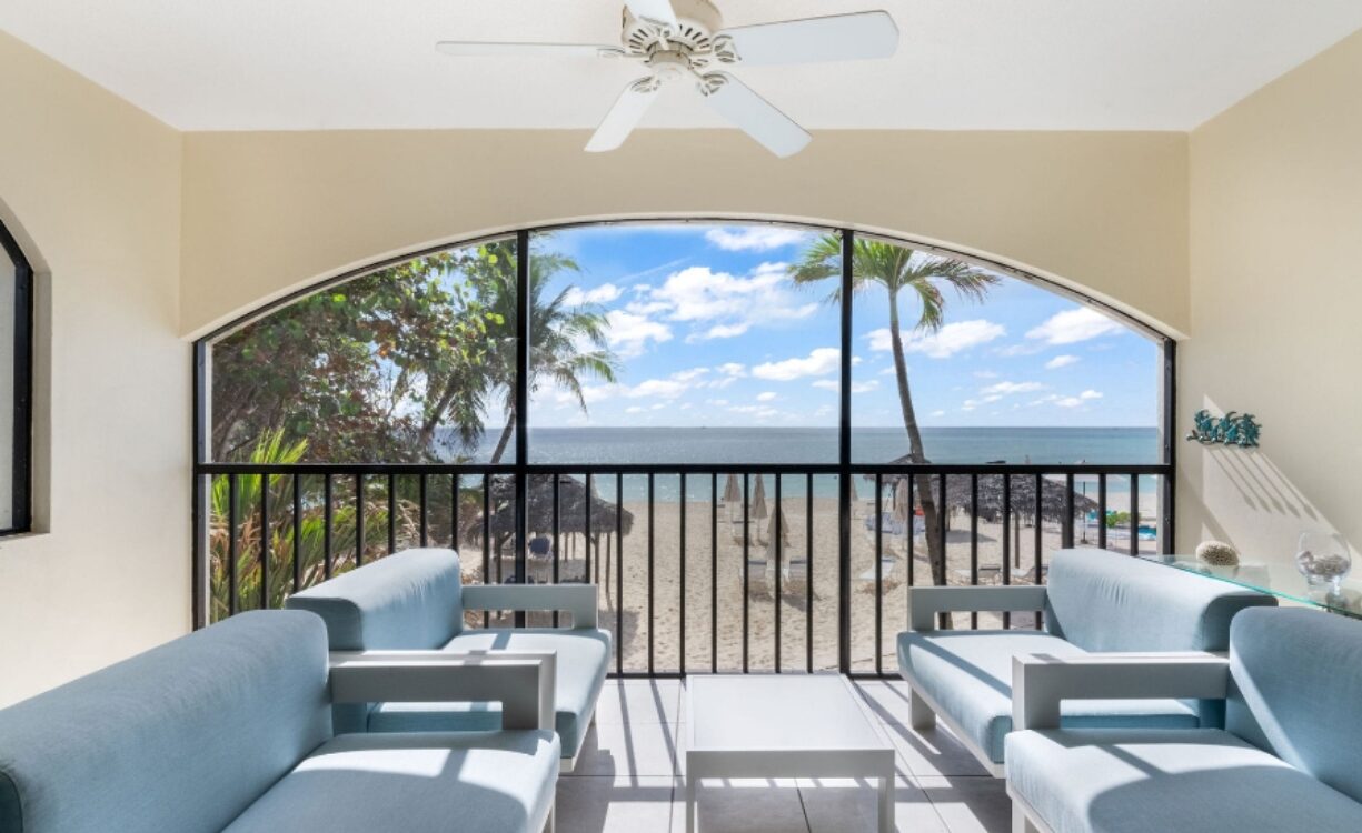 The Heritage Club - Seven Mile Beachfront condo