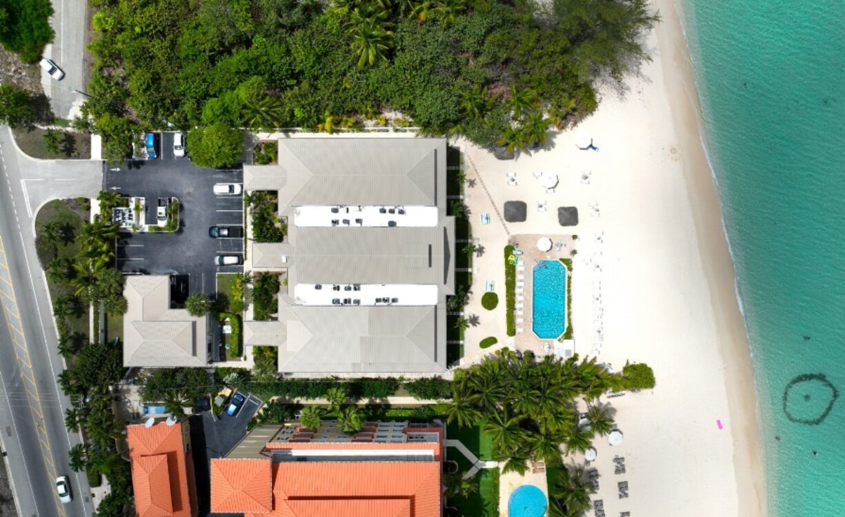 The Heritage Club - Seven Mile Beachfront condo
